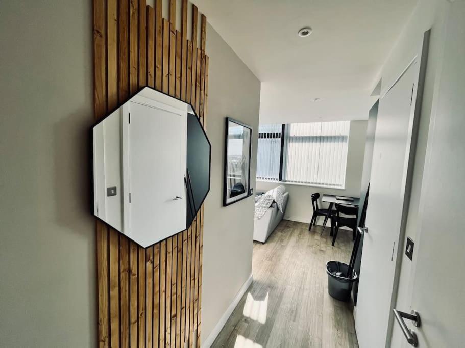Stunning One Bedroom Apartment In Old Trafford แมนเชสเตอร์ ภายนอก รูปภาพ