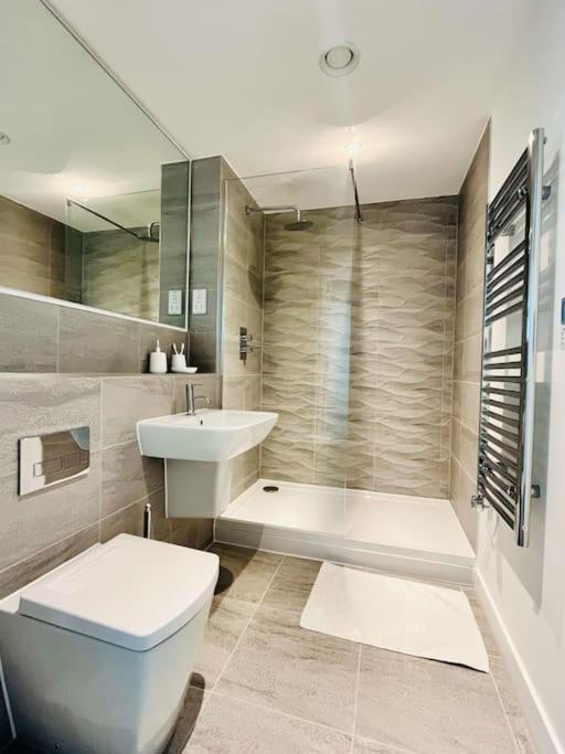 Stunning One Bedroom Apartment In Old Trafford แมนเชสเตอร์ ภายนอก รูปภาพ